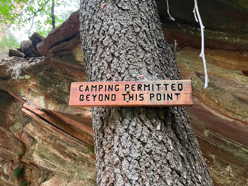 Camping permitted sign