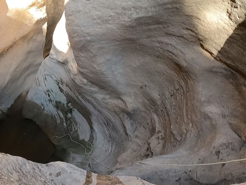 Pine Creek Canyon rappel 1