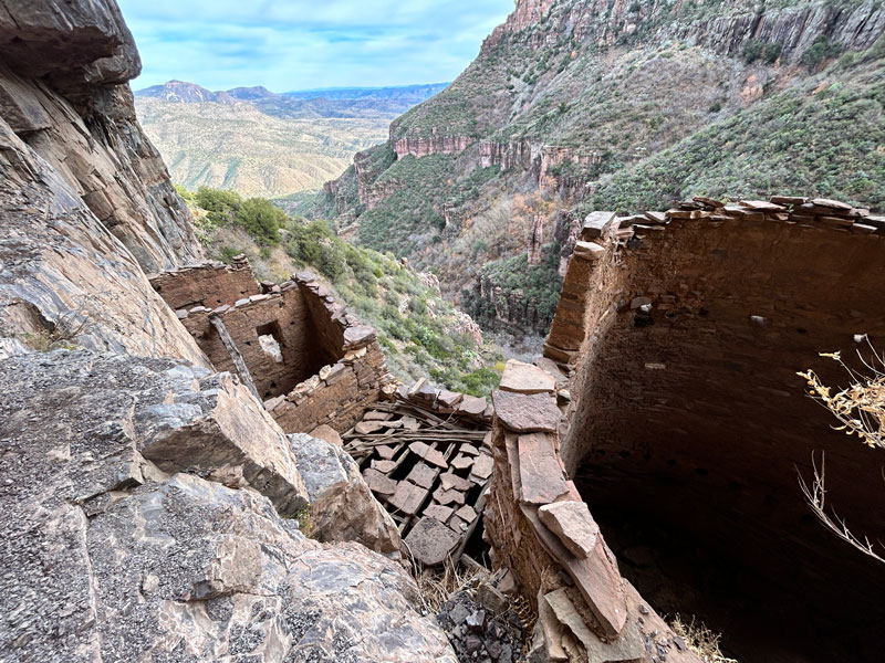 Devil's Chasm cliff dwellings from above