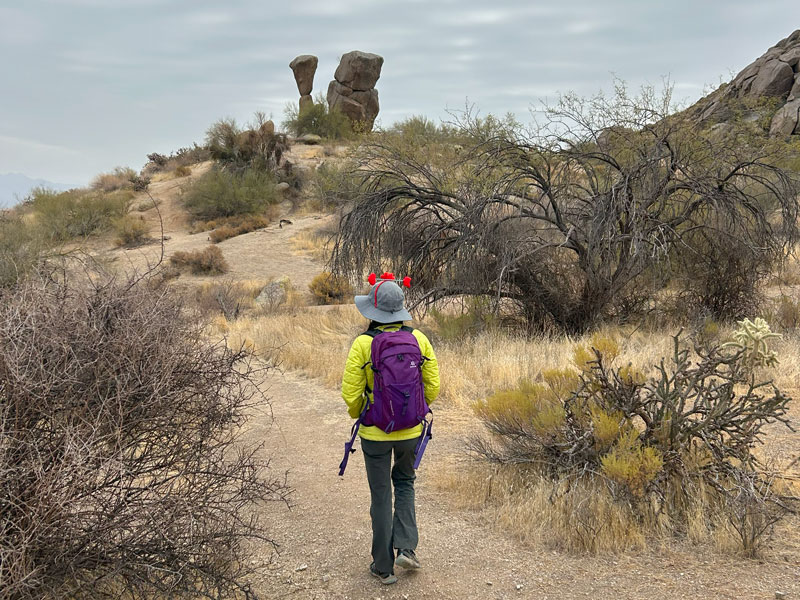 Approaching Mushroom Rock on the Marcus Landslide Trail