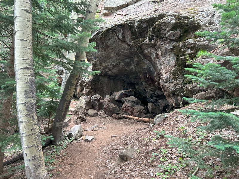 Rock grotto on Kachina Trail