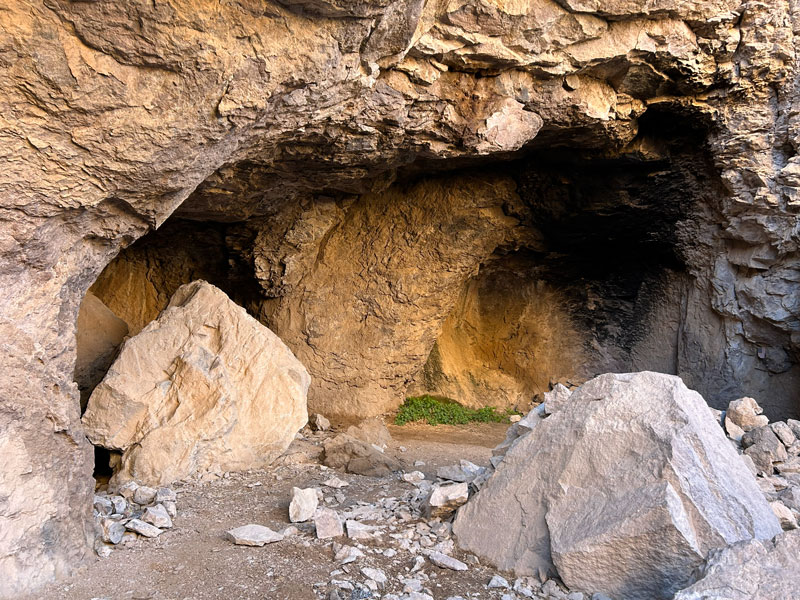 Peters Cave in Peters Canyon